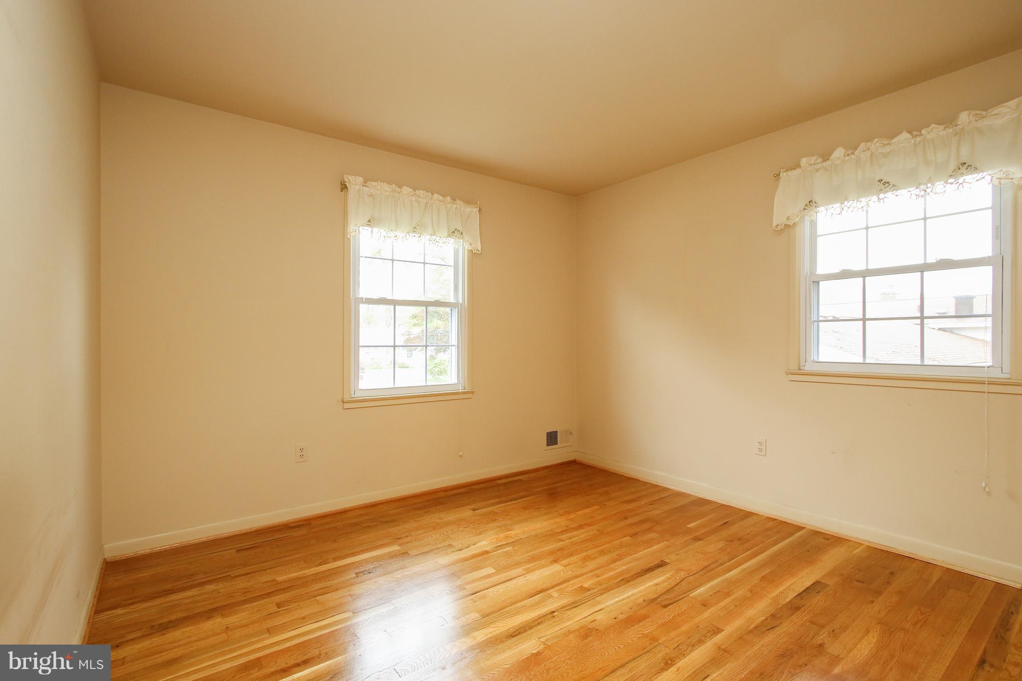 2720 Woodedge Road Silver Spring, MD 20906 - Photo 15 of 29 Bedroom