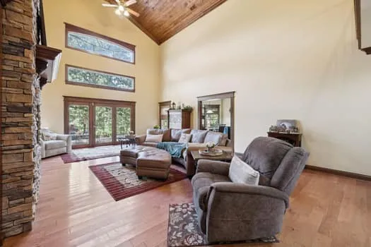 $849,999 | 90 Gauging Station Lane, Hurricane Mills, TN 37078