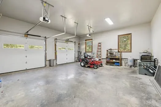 $849,999 | 90 Gauging Station Lane, Hurricane Mills, TN 37078