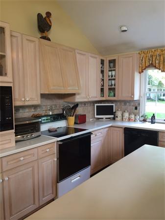 140 Stock Farm Road Sudbury, MA 01776 - Photo 8 of 22 Gallery Image 8