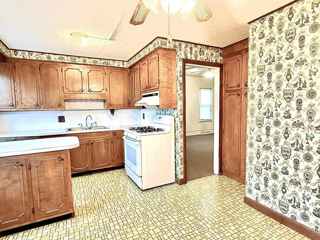 $1,700 | 87 Hathaway Street, Unit 1, New Bedford, MA 02746