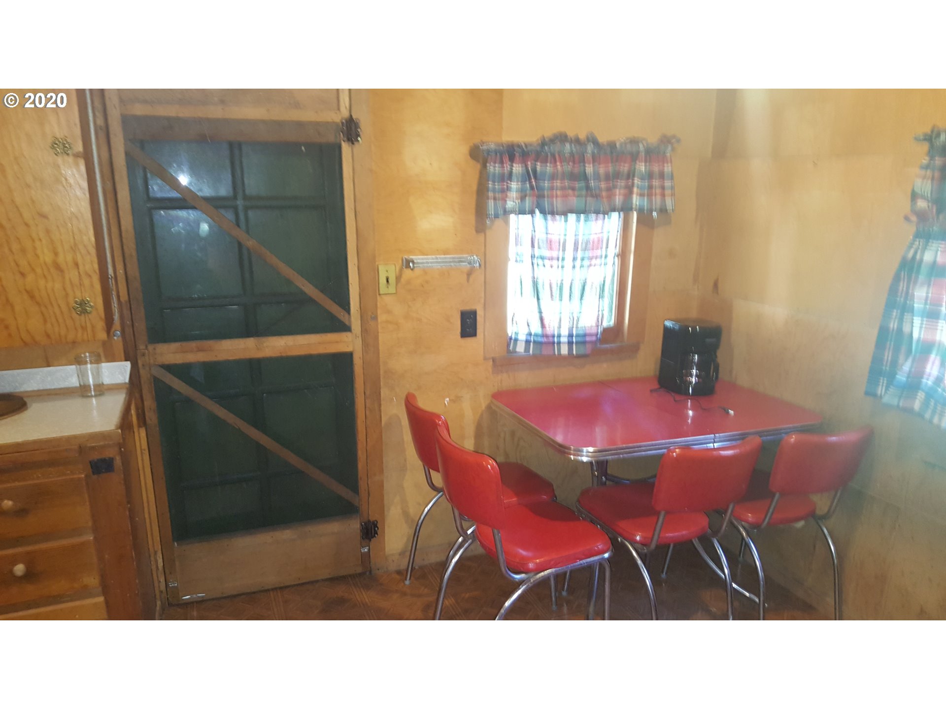 100 Diamond Lake Loop Chemult, OR 97731 - Photo 4 of 15