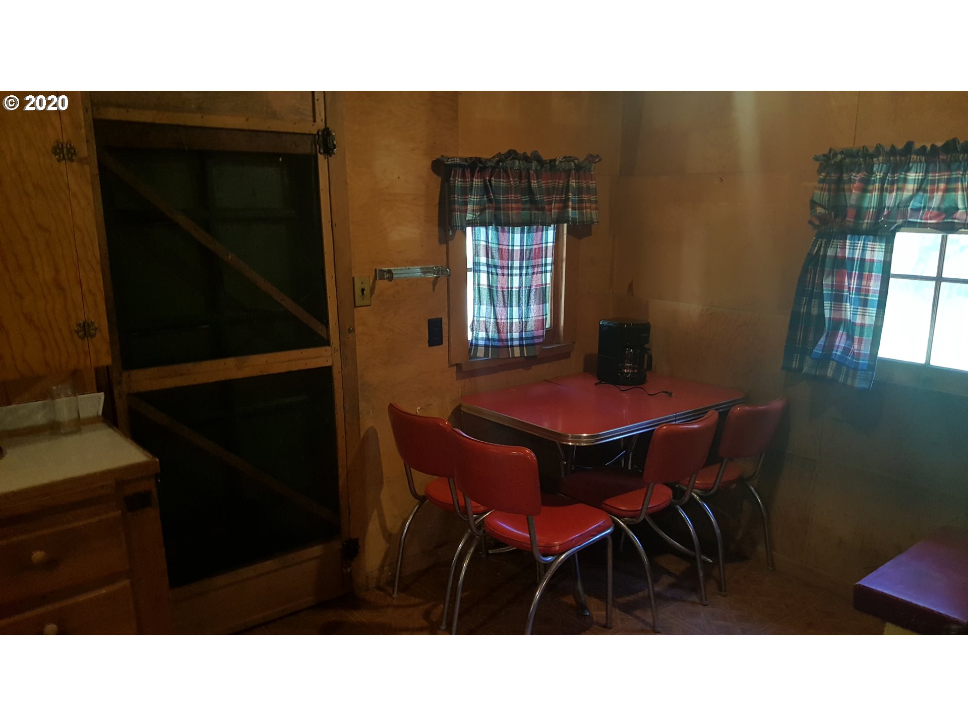 100 Diamond Lake Loop Chemult, OR 97731 - Photo 5 of 15