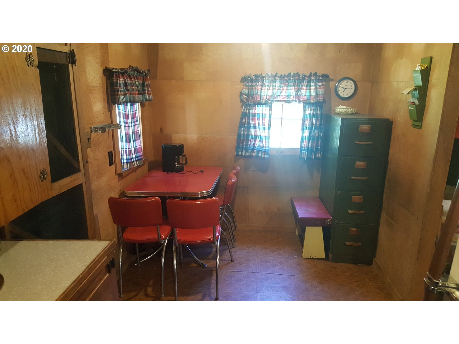 100 Diamond Lake Loop Chemult, OR 97731 - Photo 6 of 15