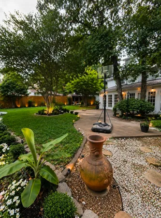 $2,100 | 1844 Rollingwood Drive, Huntsville, TX 77340