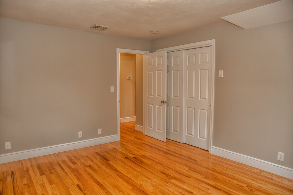 708 Roosevelt Avenue Springfield, MA 01118 - Photo 18 of 30 Gallery Image 18