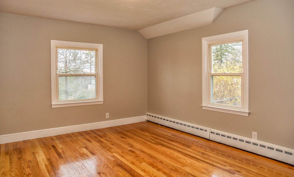 708 Roosevelt Avenue Springfield, MA 01118 - Photo 19 of 30 Gallery Image 19