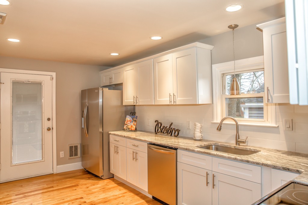 708 Roosevelt Avenue Springfield, MA 01118 - Photo 2 of 30 Gallery Image 2
