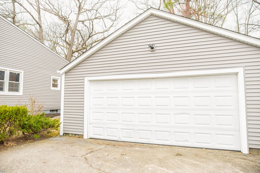 708 Roosevelt Avenue Springfield, MA 01118 - Photo 29 of 30 Gallery Image 29