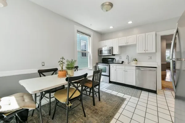 $4,800 | 34-36 Boston Street, Unit 3, Boston, MA 02127
