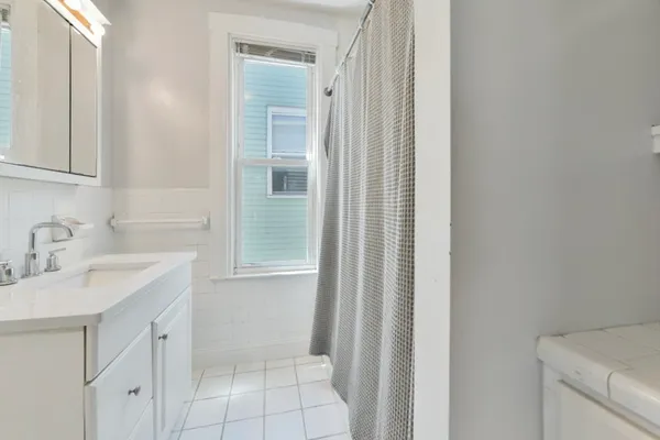 $4,800 | 34-36 Boston Street, Unit 3, Boston, MA 02127
