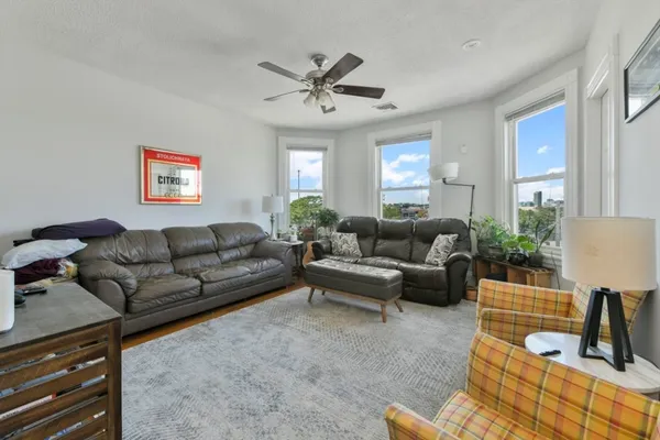 $4,800 | 34-36 Boston Street, Unit 3, Boston, MA 02127