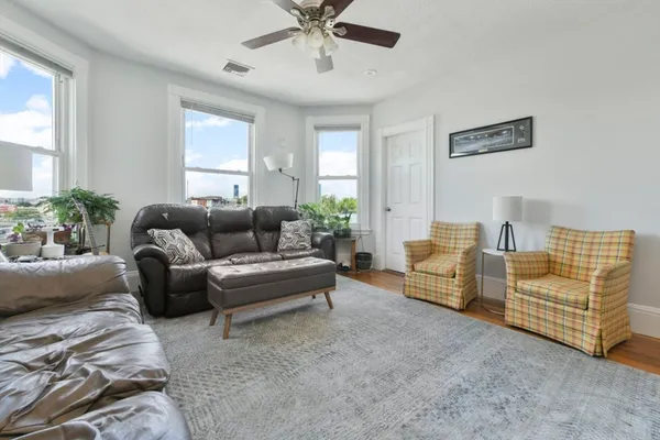 $4,800 | 34-36 Boston Street, Unit 3, Boston, MA 02127