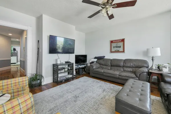 $4,800 | 34-36 Boston Street, Unit 3, Boston, MA 02127