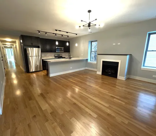 $3,295 | 2008 West 21st Street, Unit 4, Chicago, IL 60608
