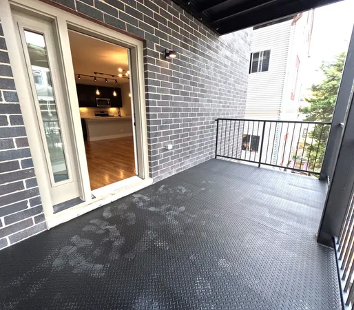 $3,295 | 2008 West 21st Street, Unit 4, Chicago, IL 60608