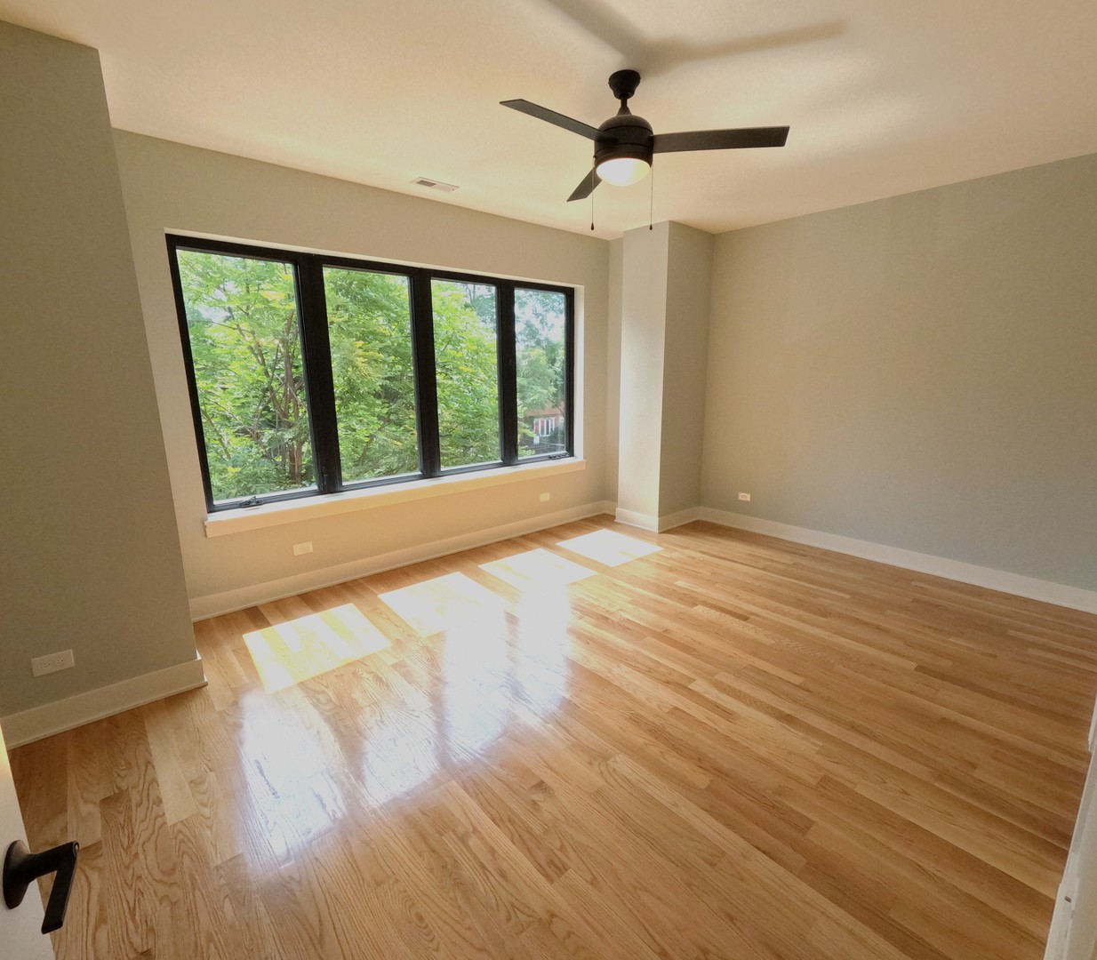 2008 West 21st Street, Unit 4 Chicago, IL 60608 - Photo 2 of 19