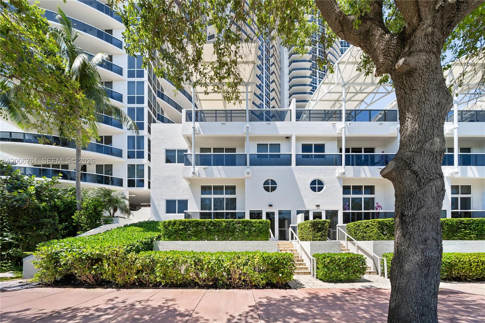 400 Alton Road, Unit TH1A Miami Beach, FL 33139 - Photo 3 of 32 not sure