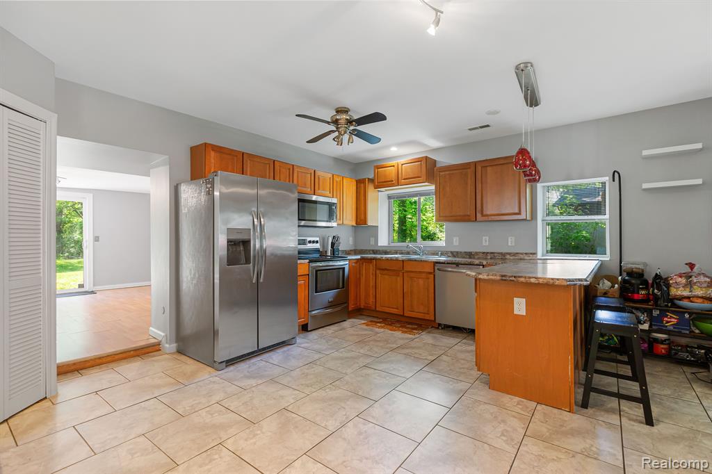2685 Simpson Drive Rochester Hills, MI 48309 - Photo 12 of 29