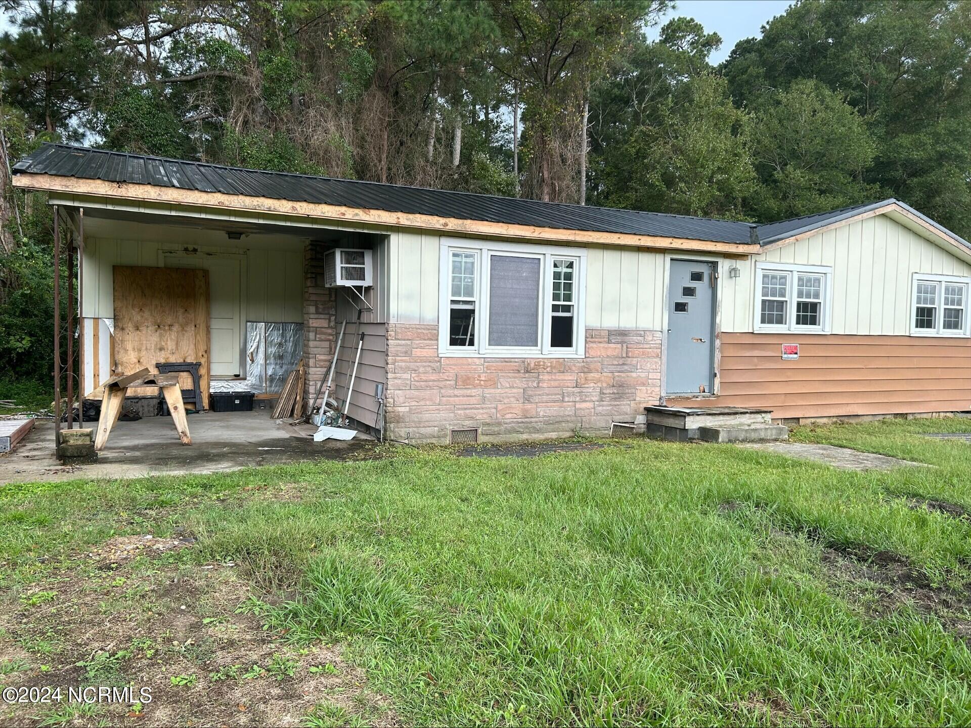 3911 Penderlea Hwy  