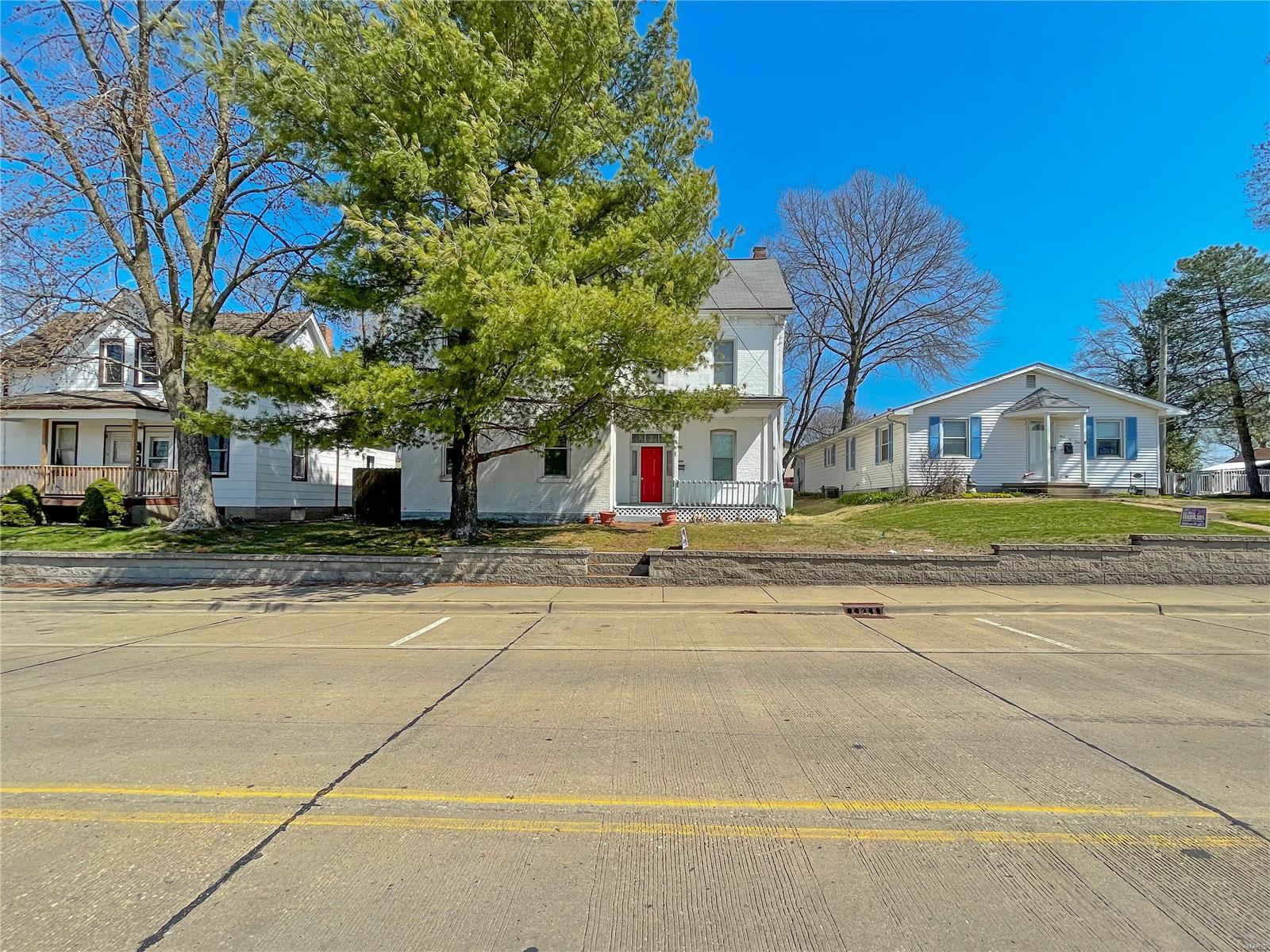 302 South Moore Street Waterloo, IL 62298 - Photo 4 of 43 Gallery Image 4