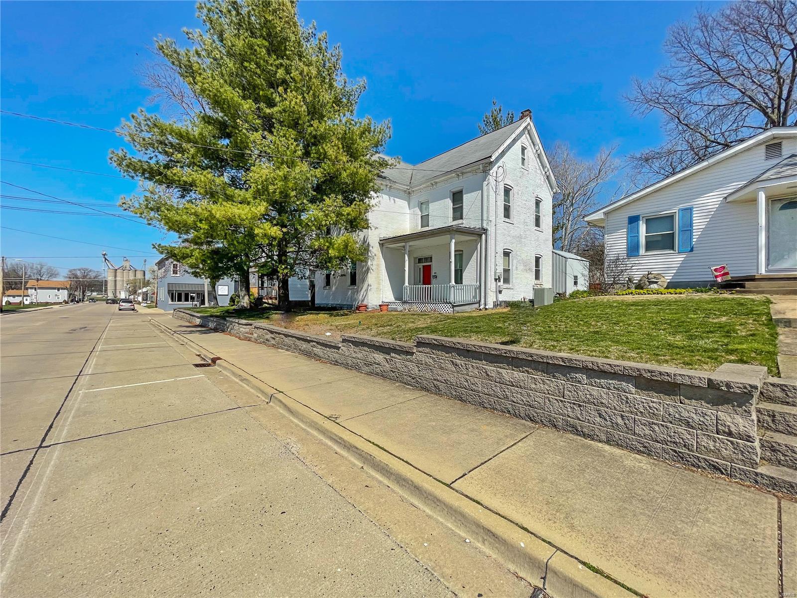302 South Moore Street Waterloo, IL 62298 - Photo 5 of 43 Gallery Image 5