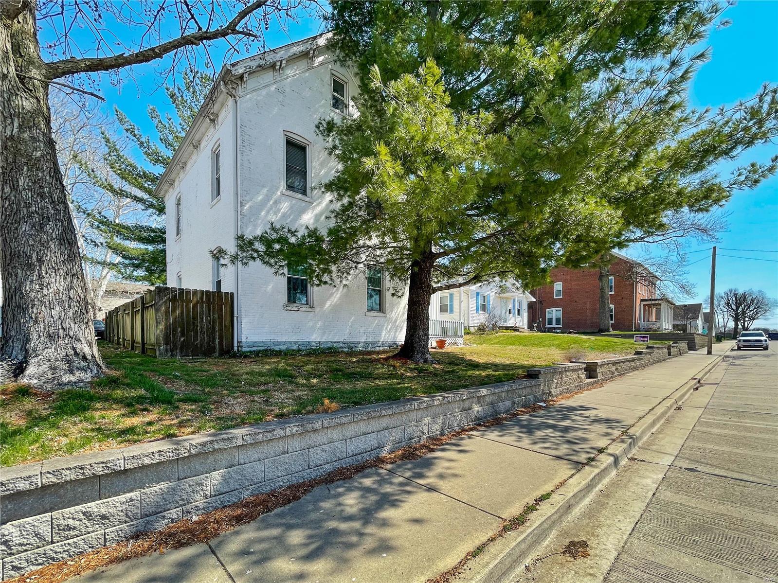 302 South Moore Street Waterloo, IL 62298 - Photo 6 of 43 Gallery Image 6