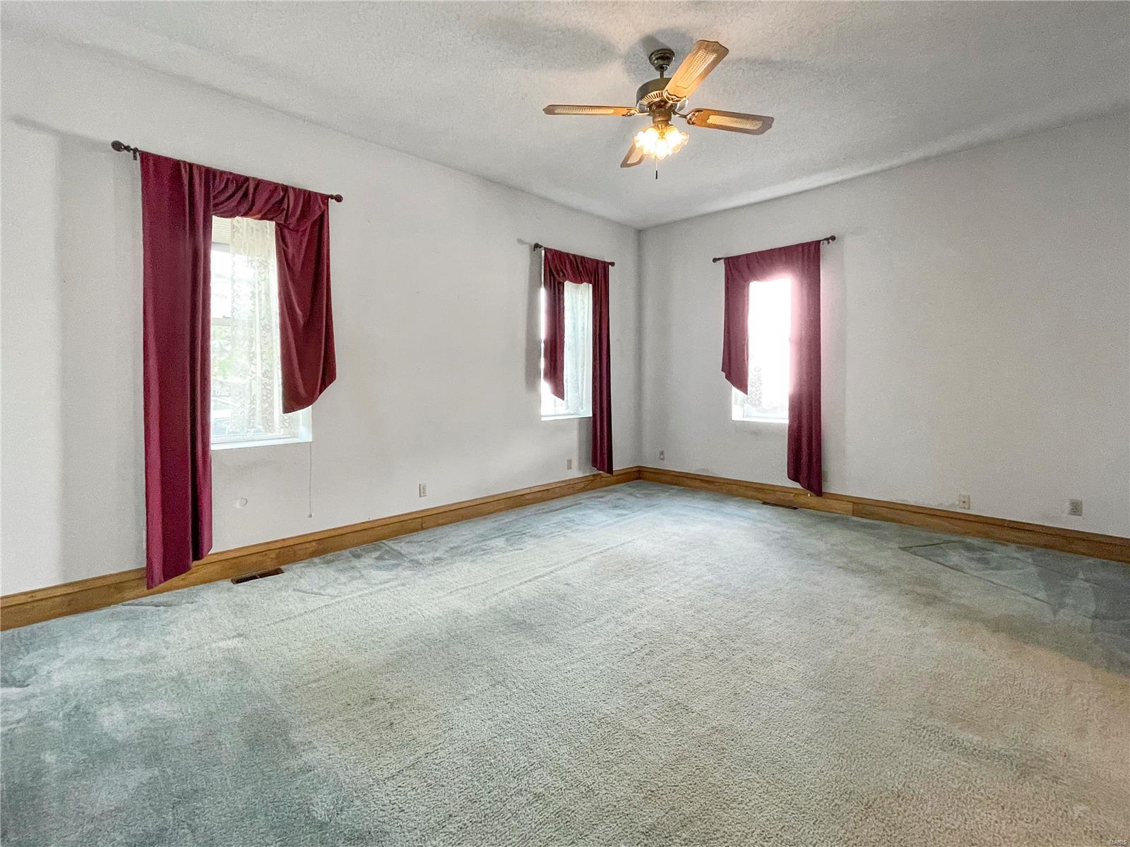 302 South Moore Street Waterloo, IL 62298 - Photo 8 of 43 Gallery Image 8