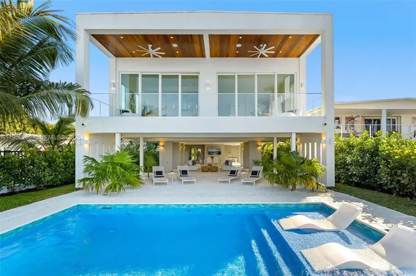 $6,995,000 | 1161 Stillwater Drive, Miami Beach, FL 33141