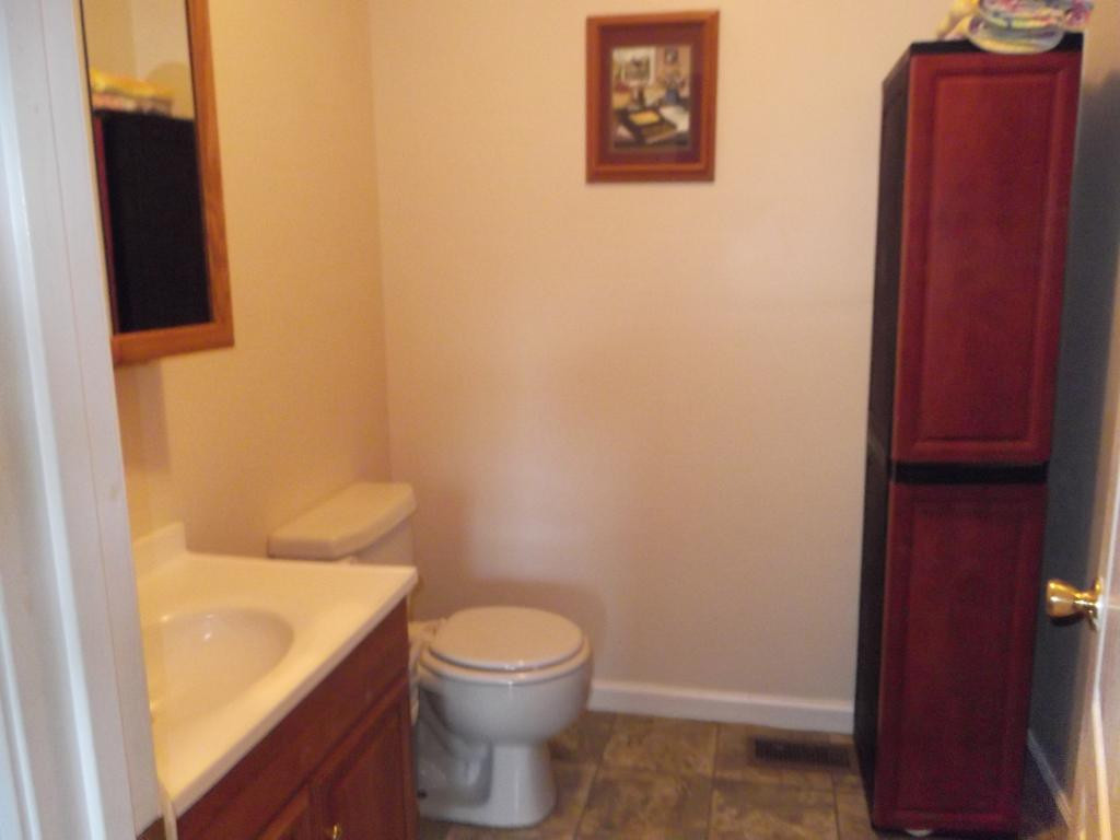 525 Brown Springs Road Mosheim, TN 37818 - Photo 9 of 16 Bath in Hall