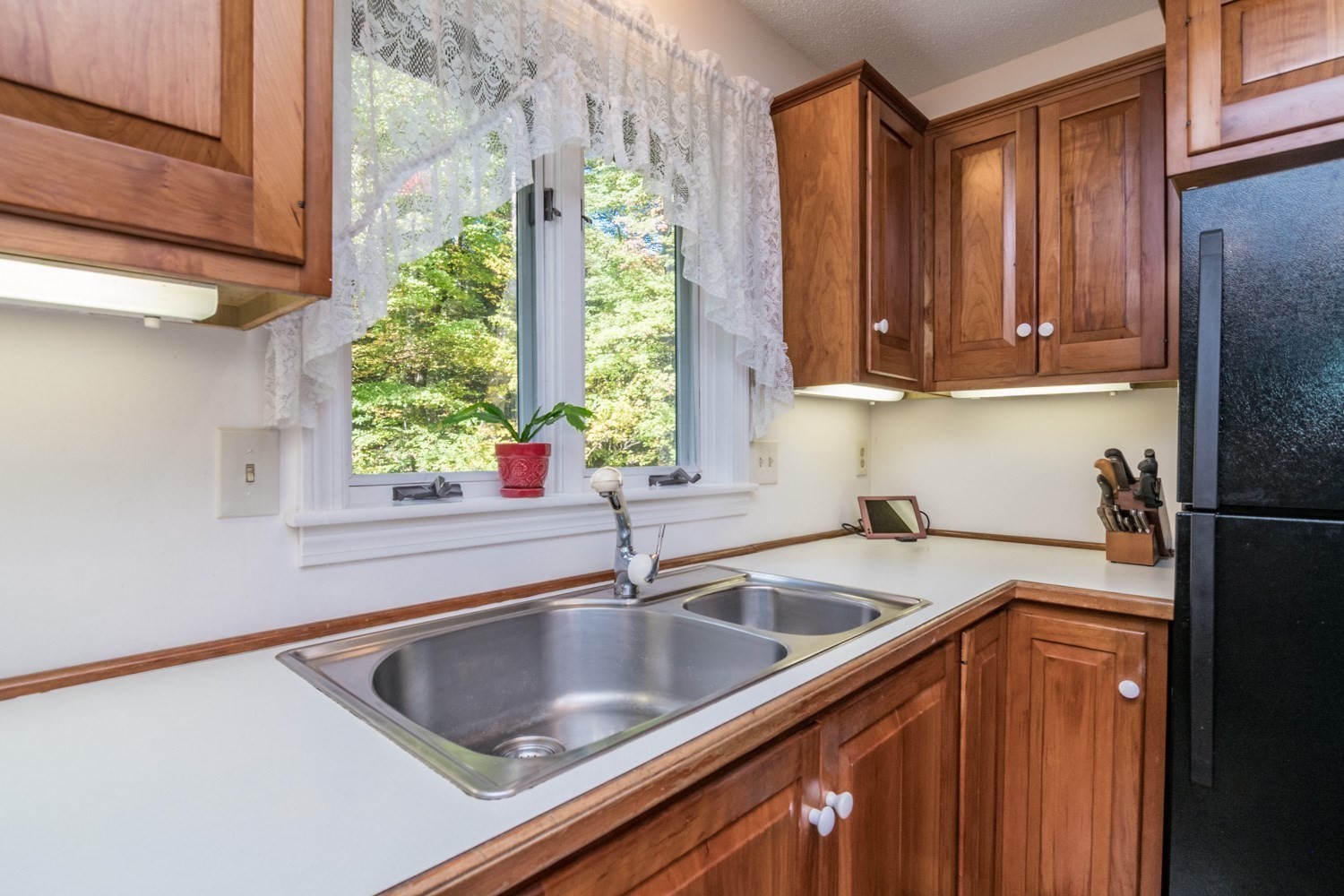 166 Harkness Road Amherst, MA 01002 - Photo 11 of 42 Gallery Image 11