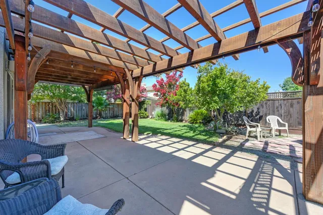 $665,000 | 609 Garden Park Drive, Roseville, CA 95678