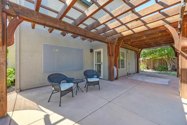 $665,000 | 609 Garden Park Drive, Roseville, CA 95678