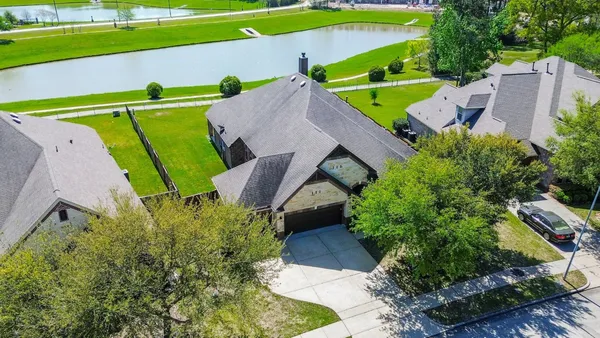 $409,900 | 10714 Winding Green Drive, Humble, TX 77338