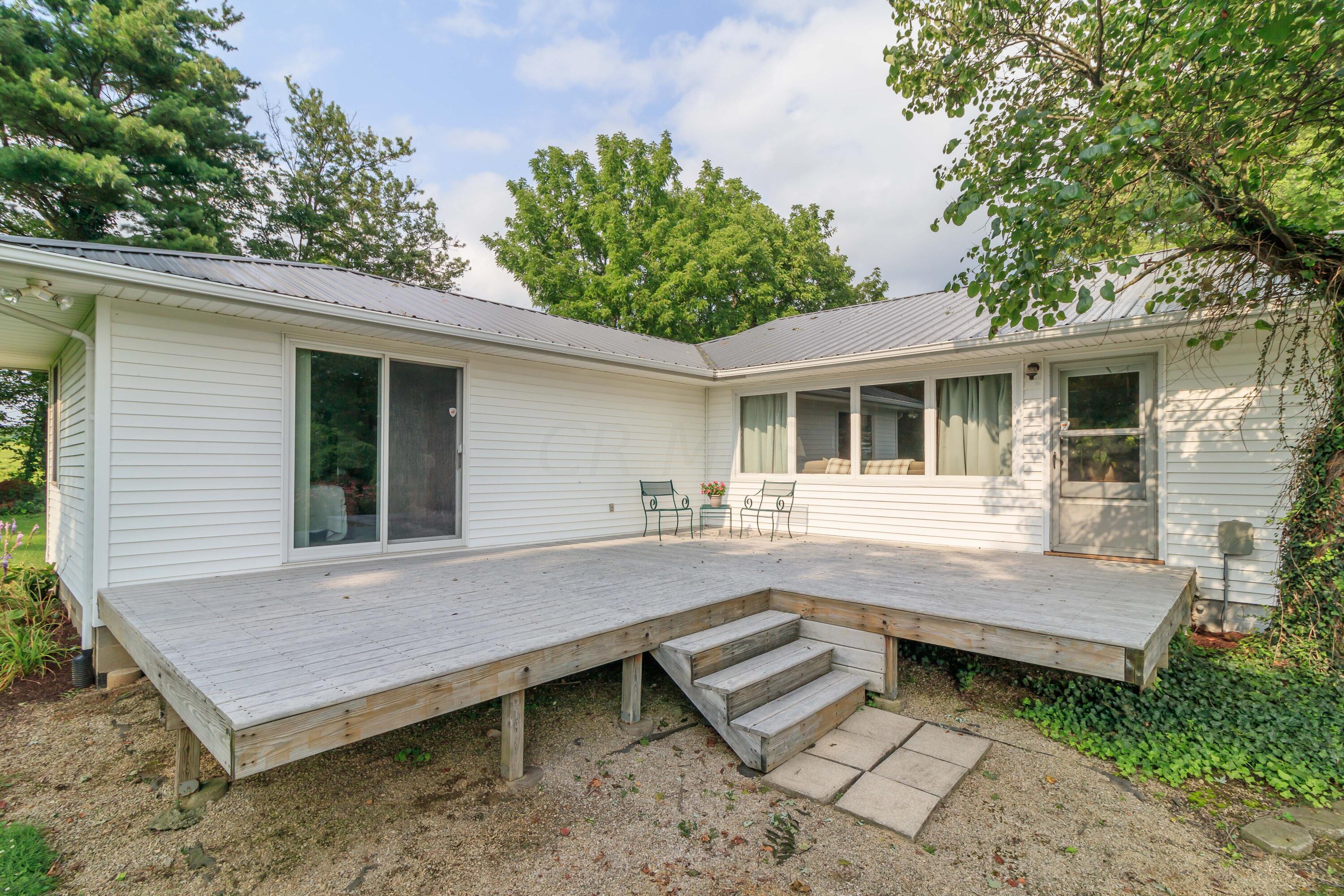 5850 Hamburg Road Southwest Amanda, OH 43102 - Photo 42 of 52 Deck