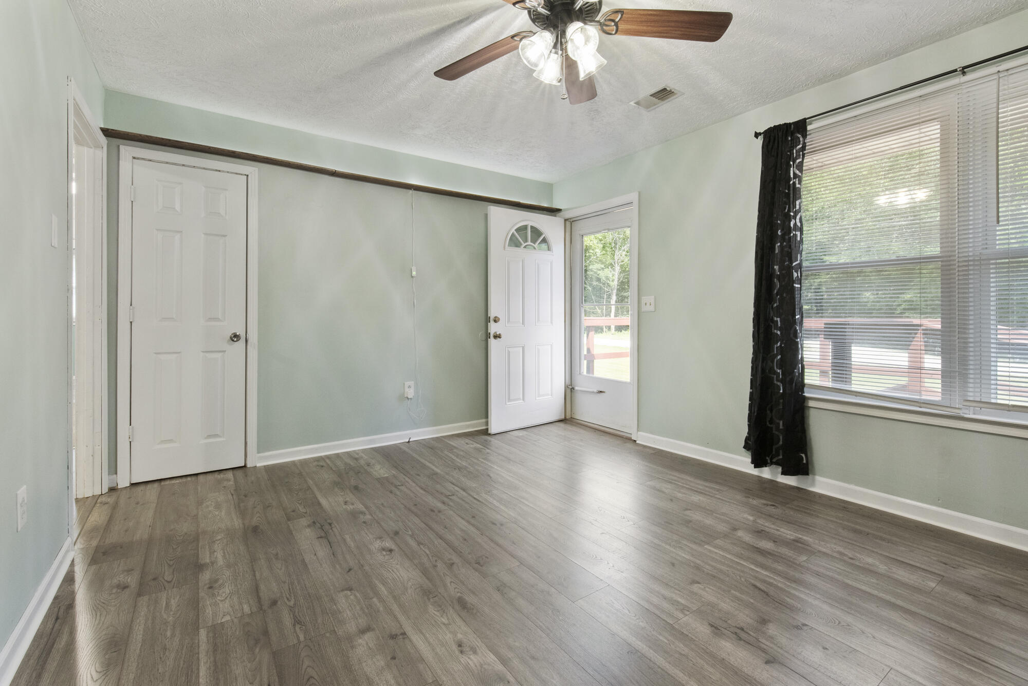 667 Boone Creek Road Stanton, KY 40380 - Photo 6 of 33 DSC_1728