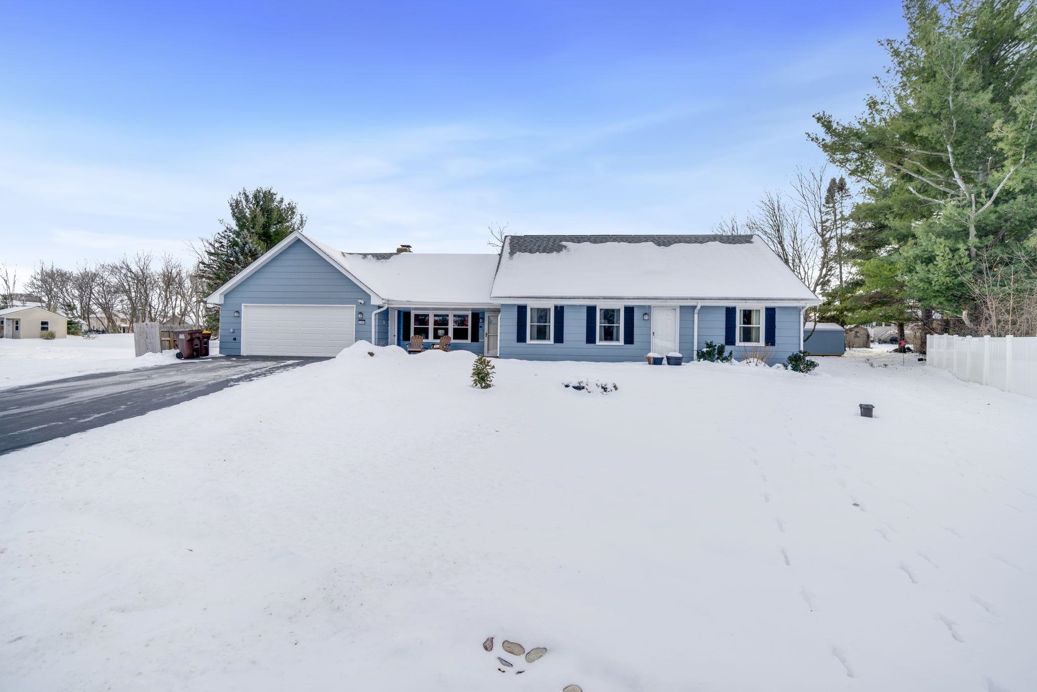 5393 Lakecrest Road Caledonia, IL 61011 - Photo 2 of 40 a view of house with a yard