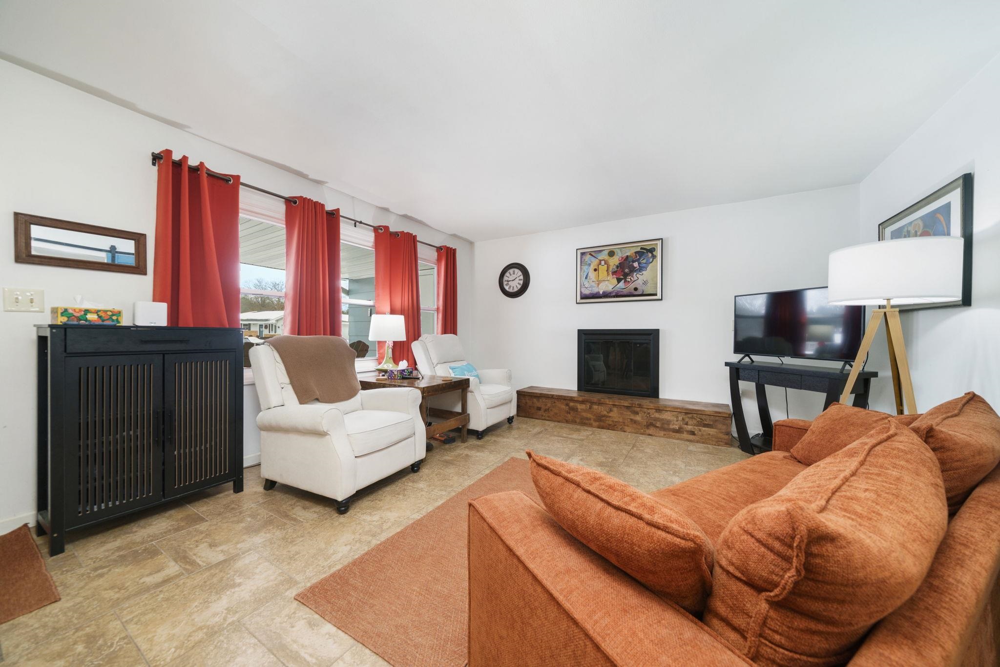 5393 Lakecrest Road Caledonia, IL 61011 - Photo 6 of 40 a bedroom with furniture and a window