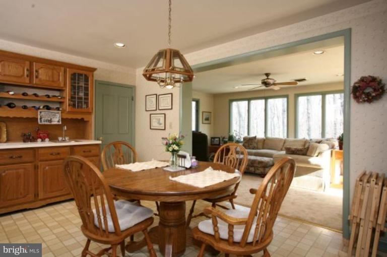 910 Huntsman Road Towson, MD 21286 - Photo 28 of 30 Dining Area