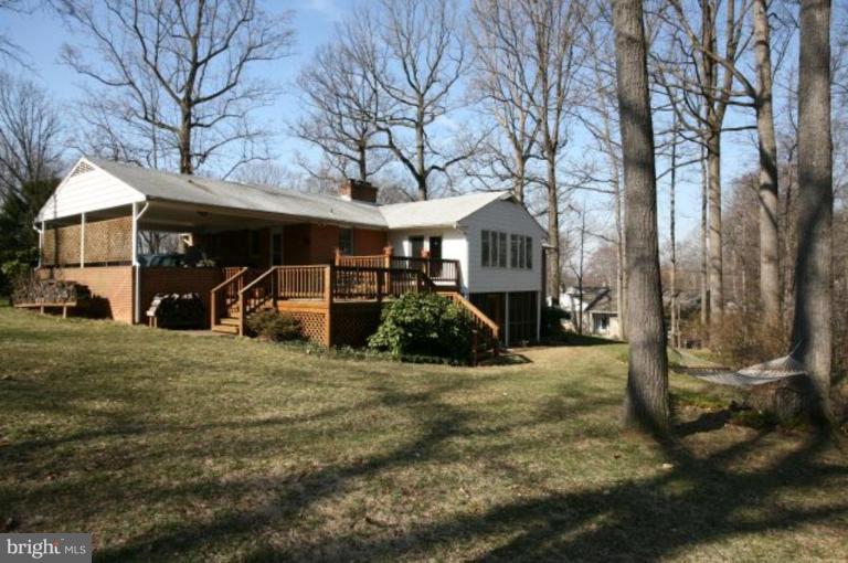 910 Huntsman Road Towson, MD 21286 - Photo 8 of 30 Exterior (Rear)