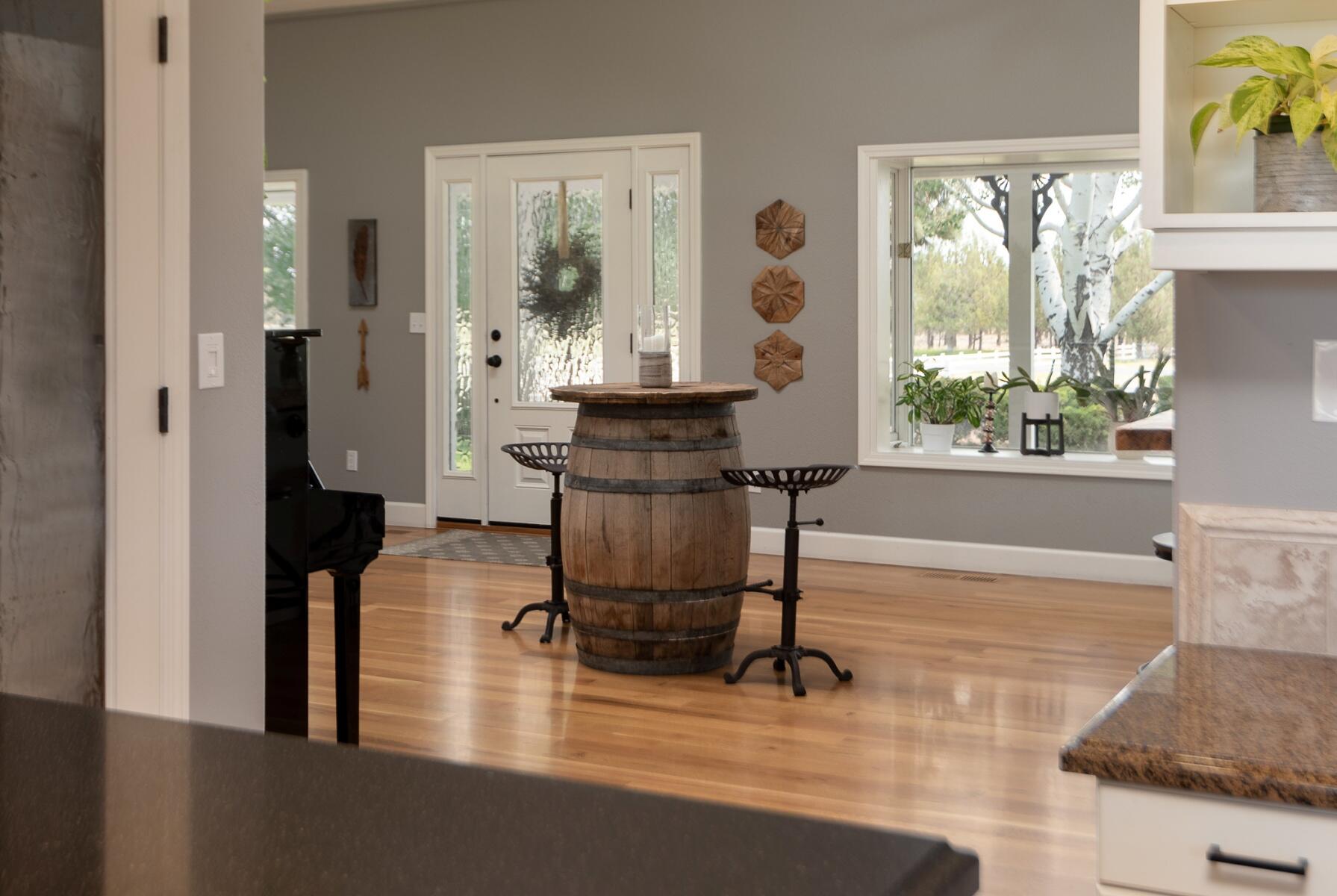64495 Research Road Bend, OR 97703 - Photo 14 of 54 batch_14Bar area