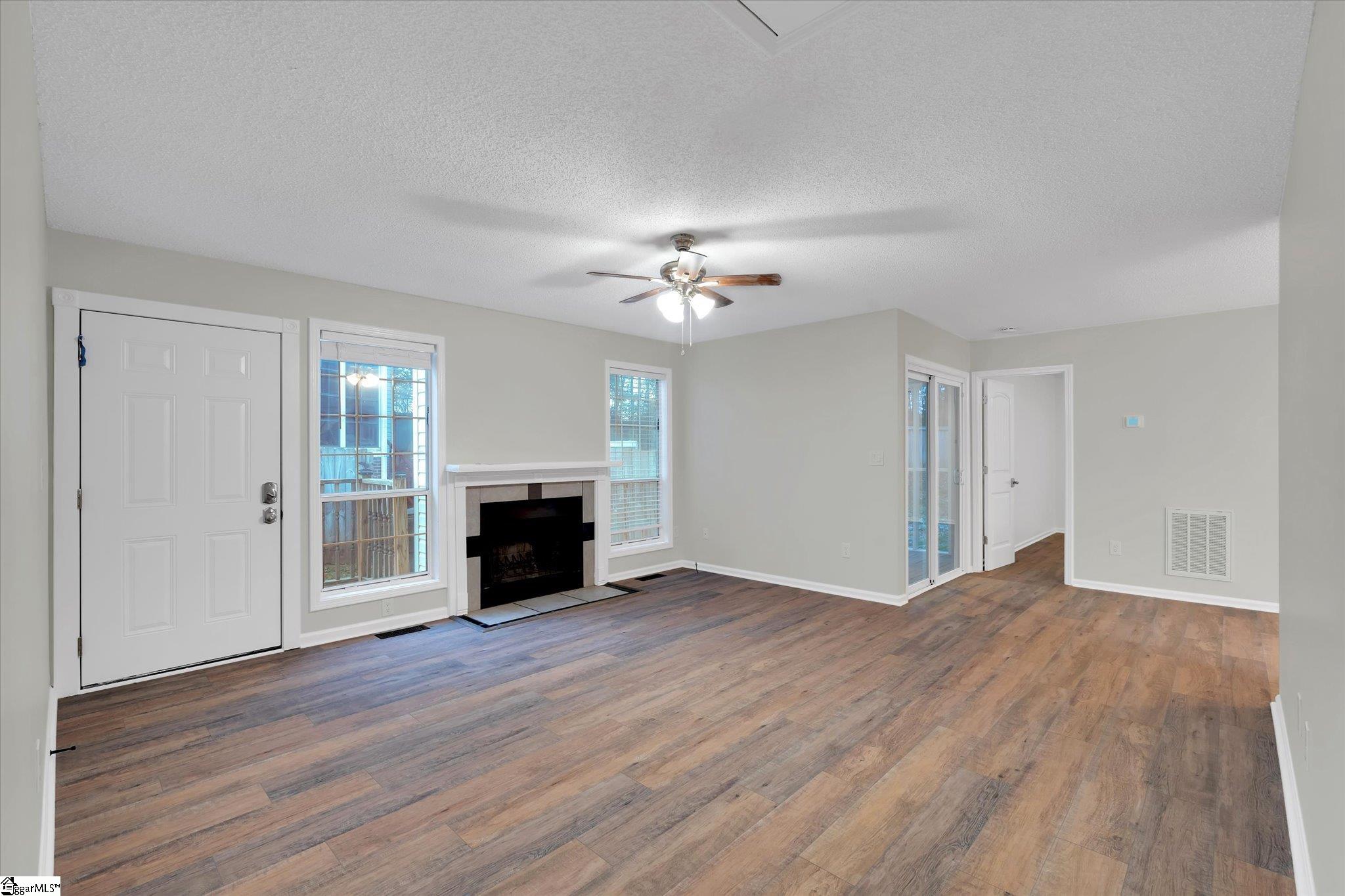 14 Setter Lane, Unit A Greenville, SC 29607 - Photo 11 of 28 Gallery Image 11