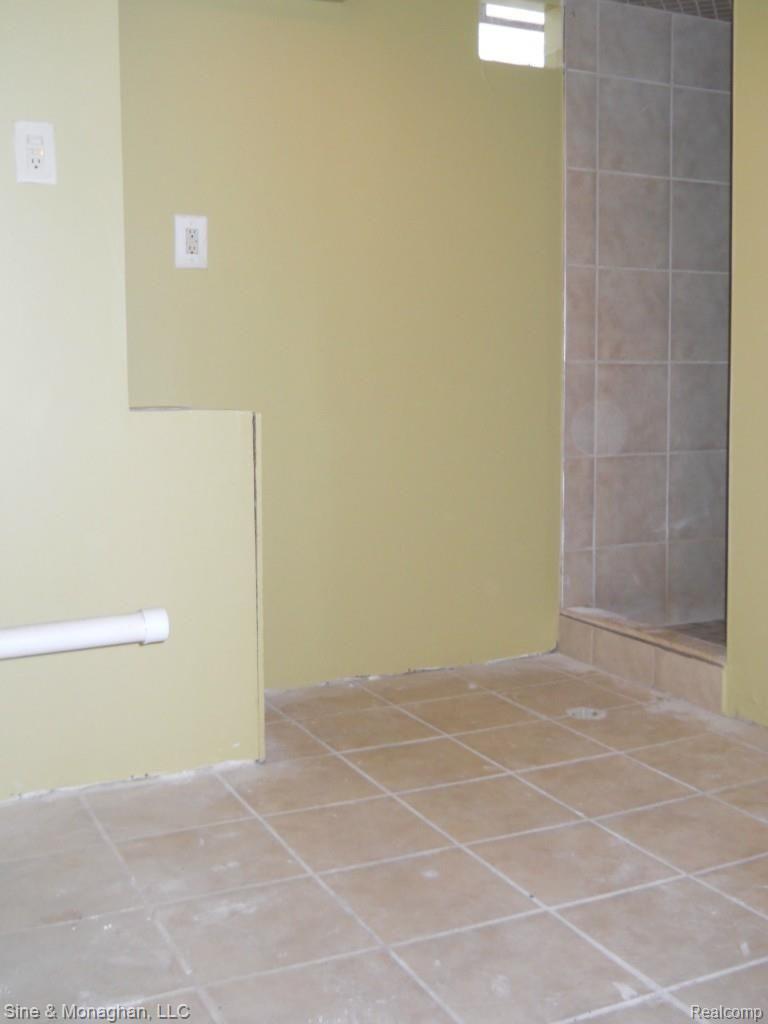 1230 Fairholme Road Grosse Pointe, MI 48236 - Photo 11 of 19 DSCN0051.jpg