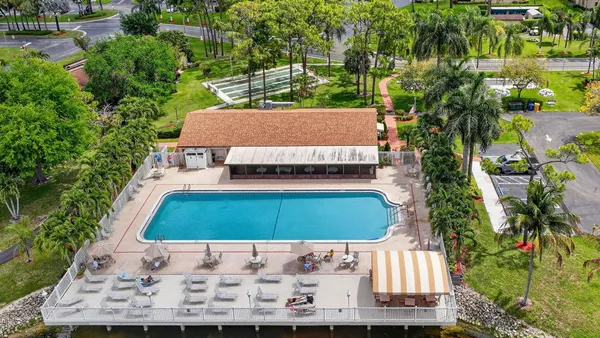 $1,995 | 624 Sea Pine Way, Unit B3, Greenacres, FL 33415