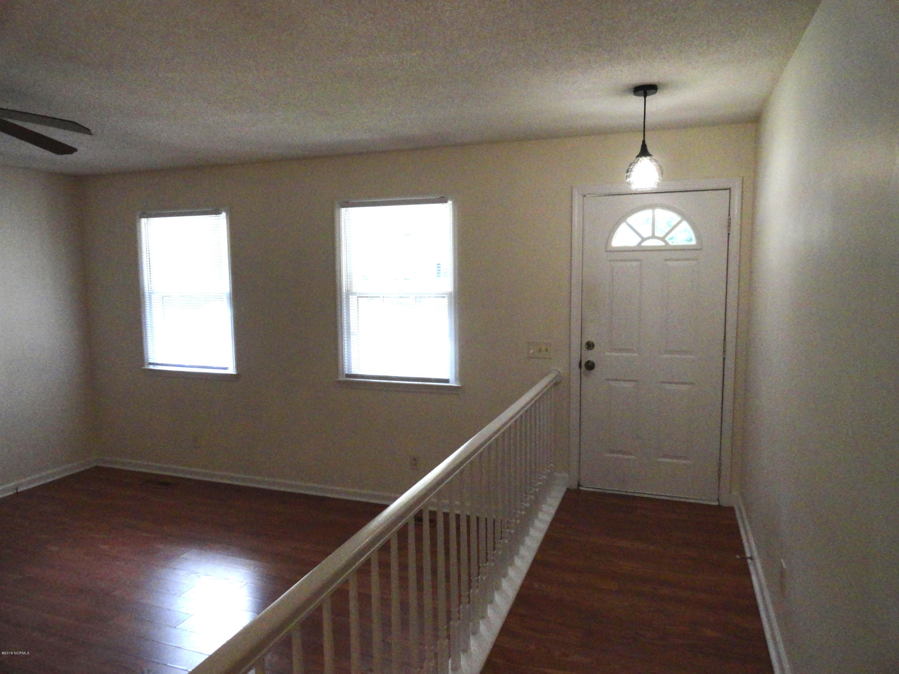225 Nottingham Drive Havelock, NC 28532 - Photo 2 of 25 Entry Foyer