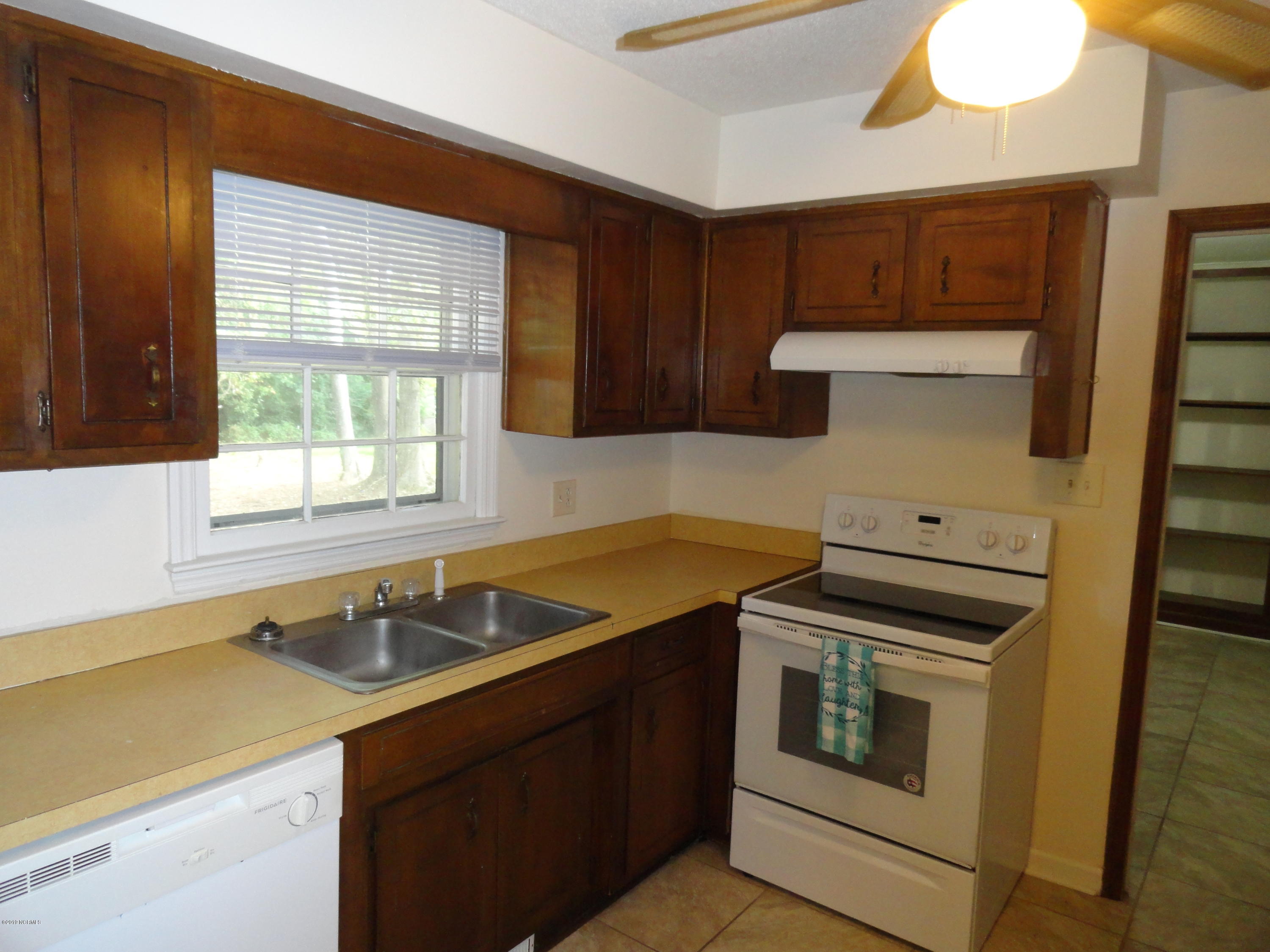 225 Nottingham Drive Havelock, NC 28532 - Photo 5 of 25 Kitchen View #1