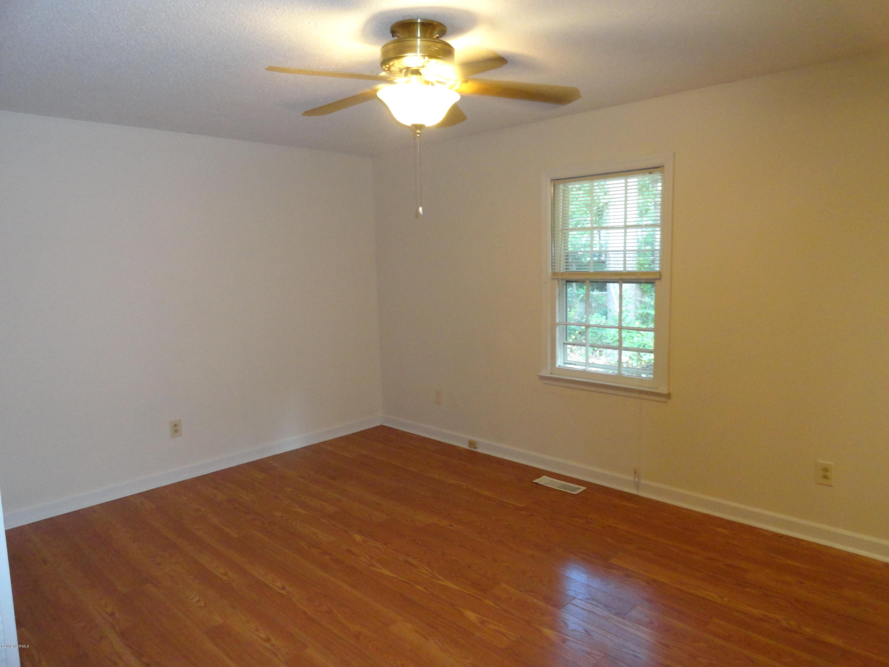 225 Nottingham Drive Havelock, NC 28532 - Photo 8 of 25 Owners Suite from Door