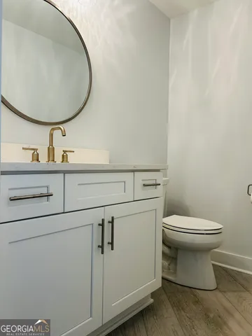 a view of empty room with windows