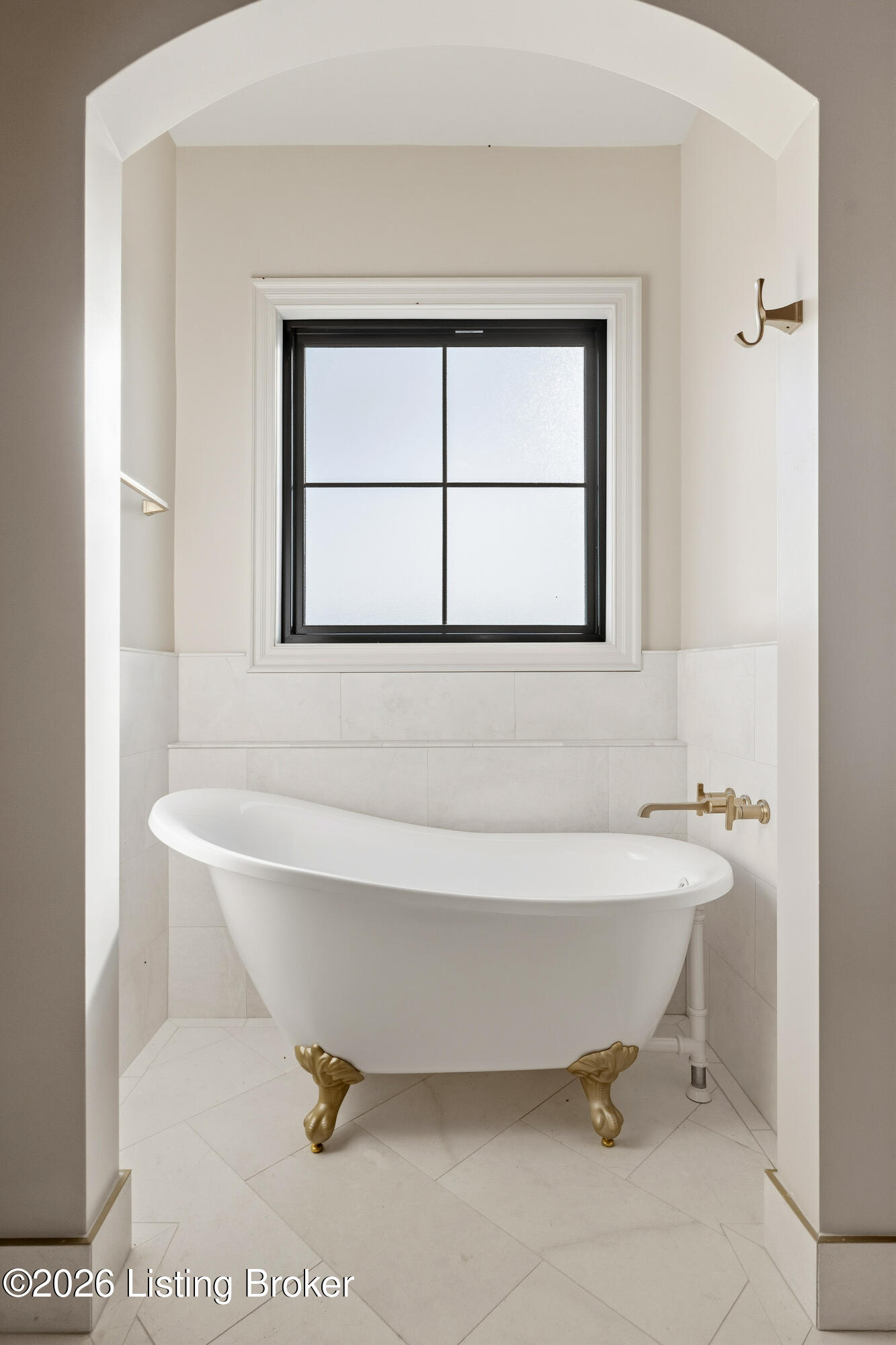 215 Mahuron Road Simpsonville, KY 40067 - Photo 21 of 59 Primary Bath Tub
