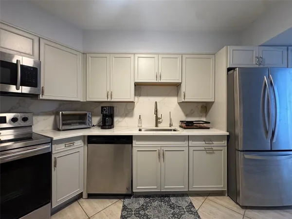 $4,200 | 3725 South Ocean Drive, Unit 1610, Hollywood, FL 33019